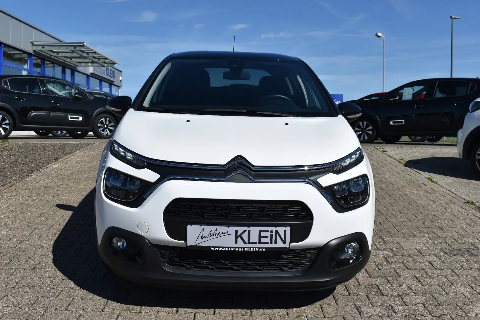 Citroen C3 Shine 1.2 *Aut.* *NAVI*SHZ*CARPLAY*KAMERA* Weiß - 1