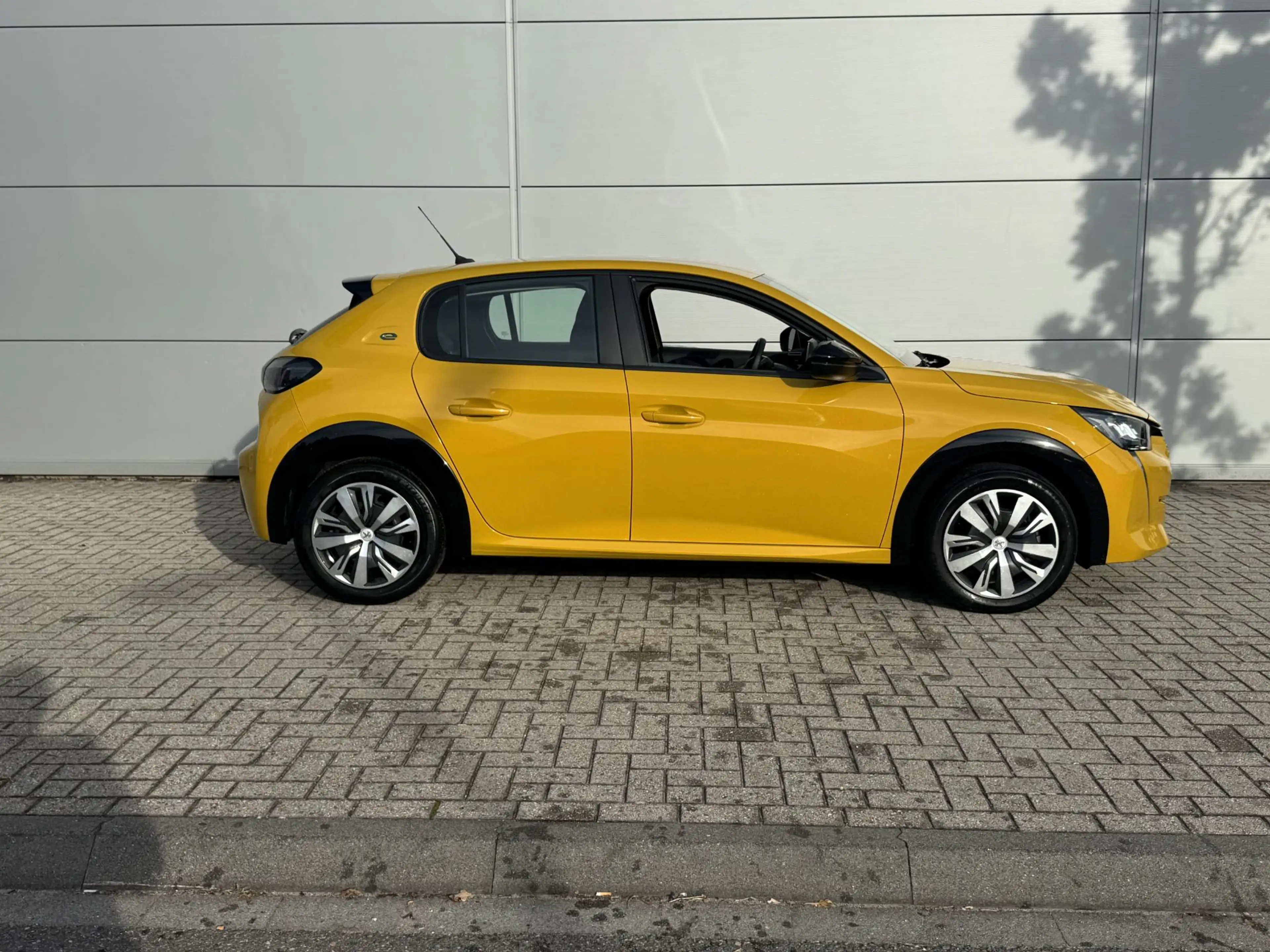 Peugeot e-208 EV Active Pack 50 kWh | Parkeerhulp | Cruise Contr — photo 7