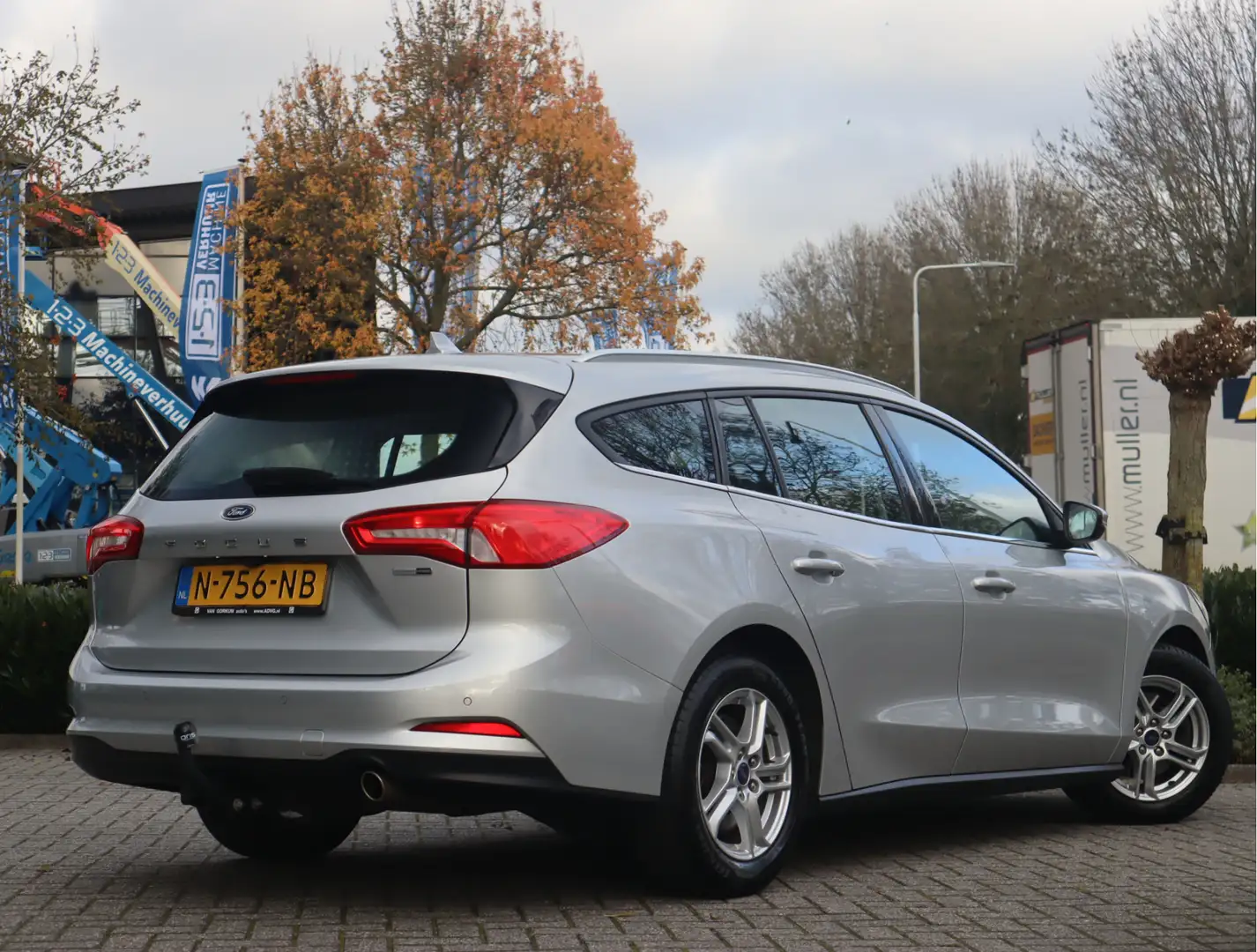 Ford Focus Wagon 1.0 EcoBoost Hybrid Trend Edition Business Grijs - 2
