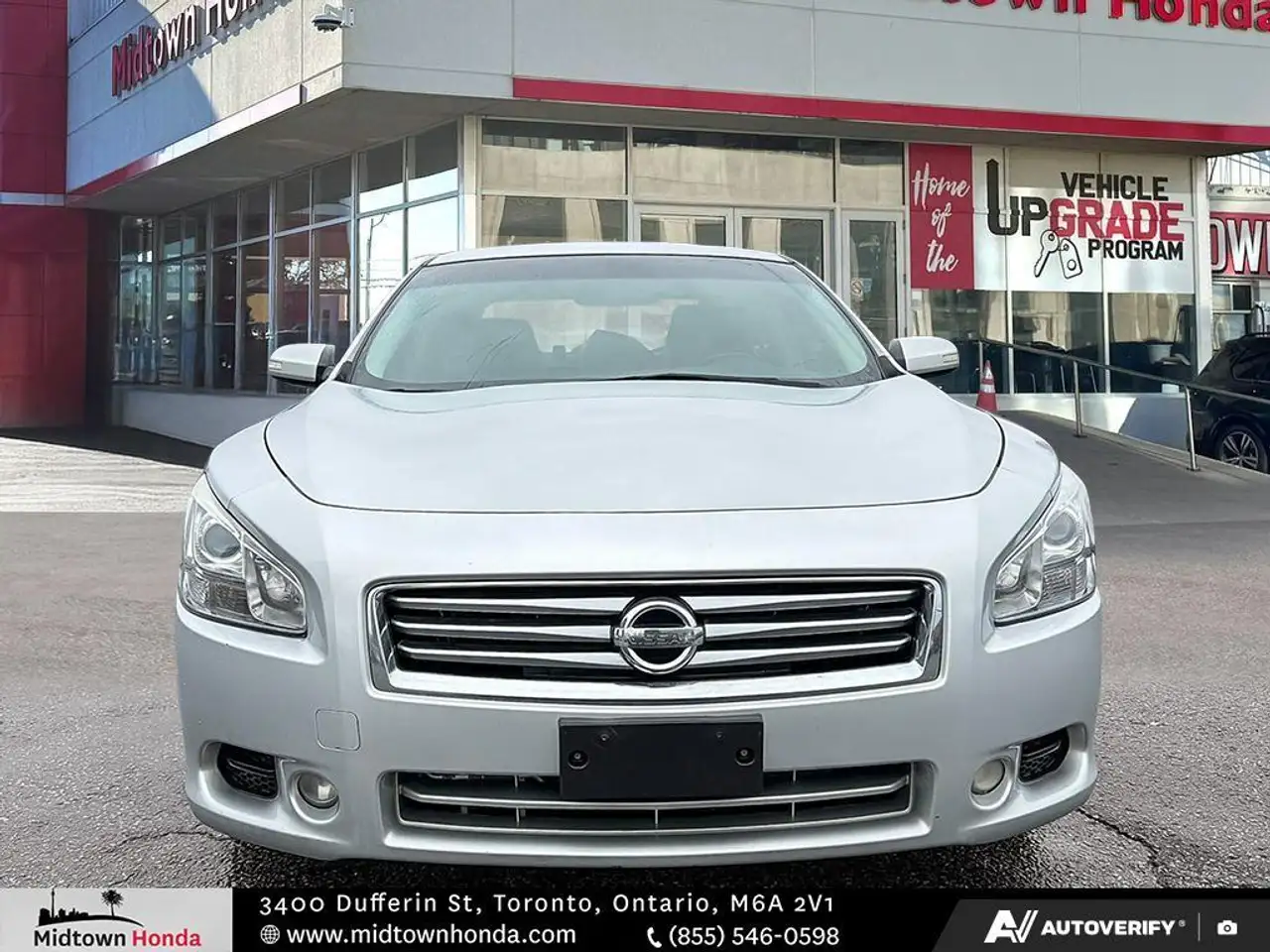 Nissan Maxima снимка Nissan Maxima