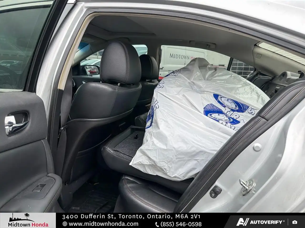 Nissan Maxima снимка Nissan Maxima