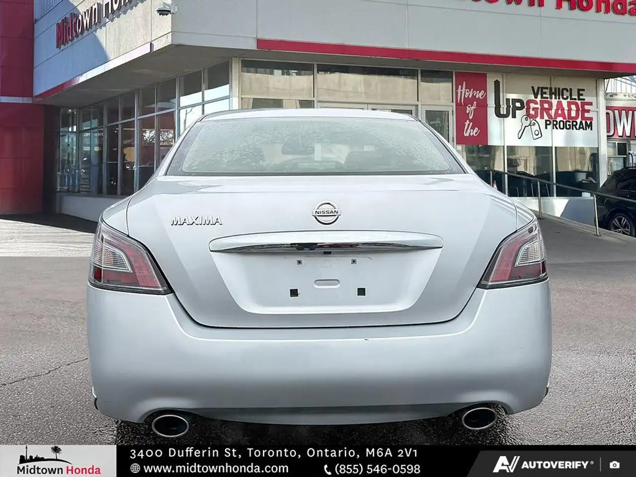 Nissan Maxima снимка Nissan Maxima