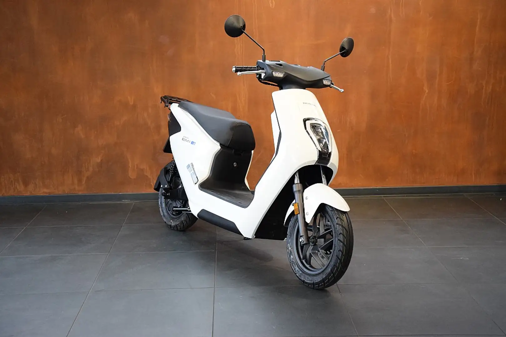 Honda EM1  Elektroroller Білий - 1