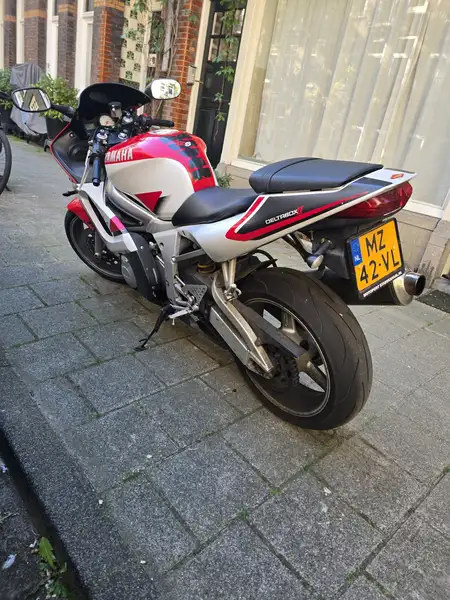 Yamaha YZF-R6 - foto 4
