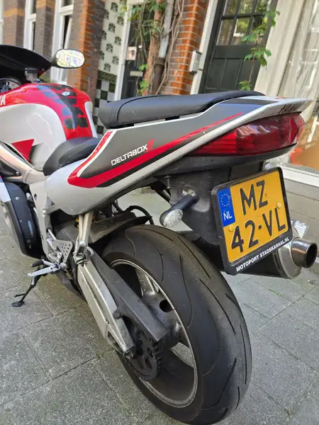 Yamaha YZF-R6 - foto 2