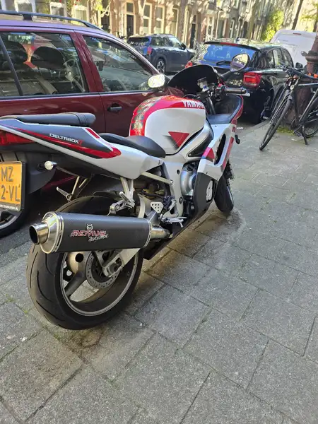 Yamaha YZF-R6 - foto 3