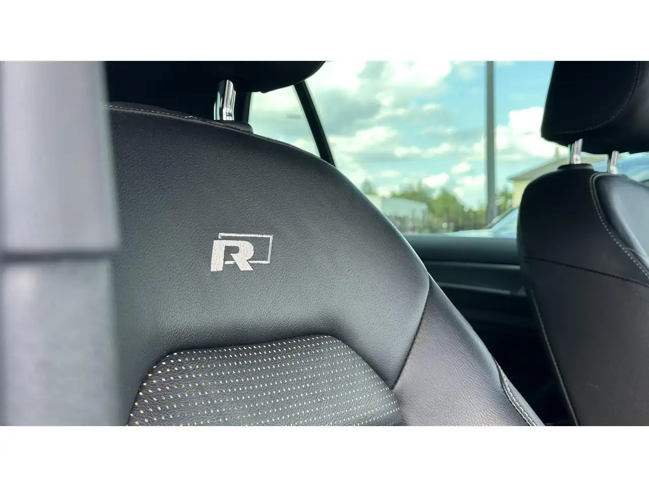 Volkswagen Golf Standard Model — photo 17