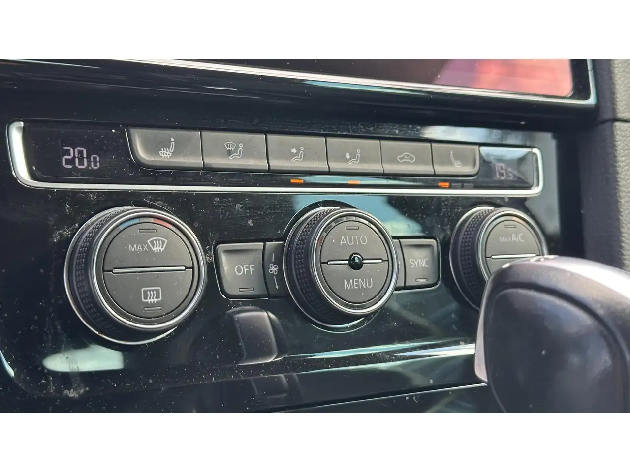 Volkswagen Golf Standard Model — photo 23