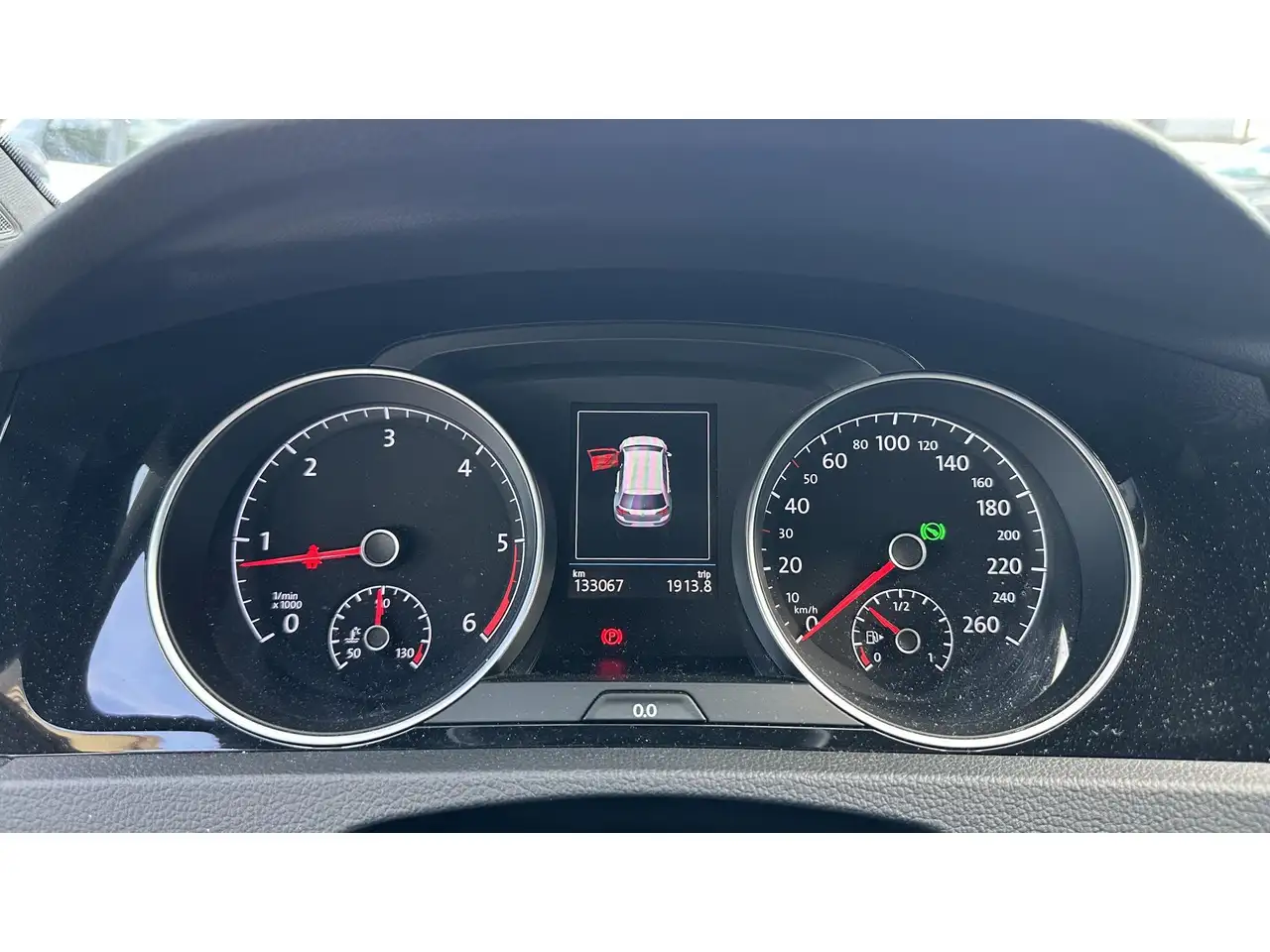 Volkswagen Golf Standard Model — photo 20