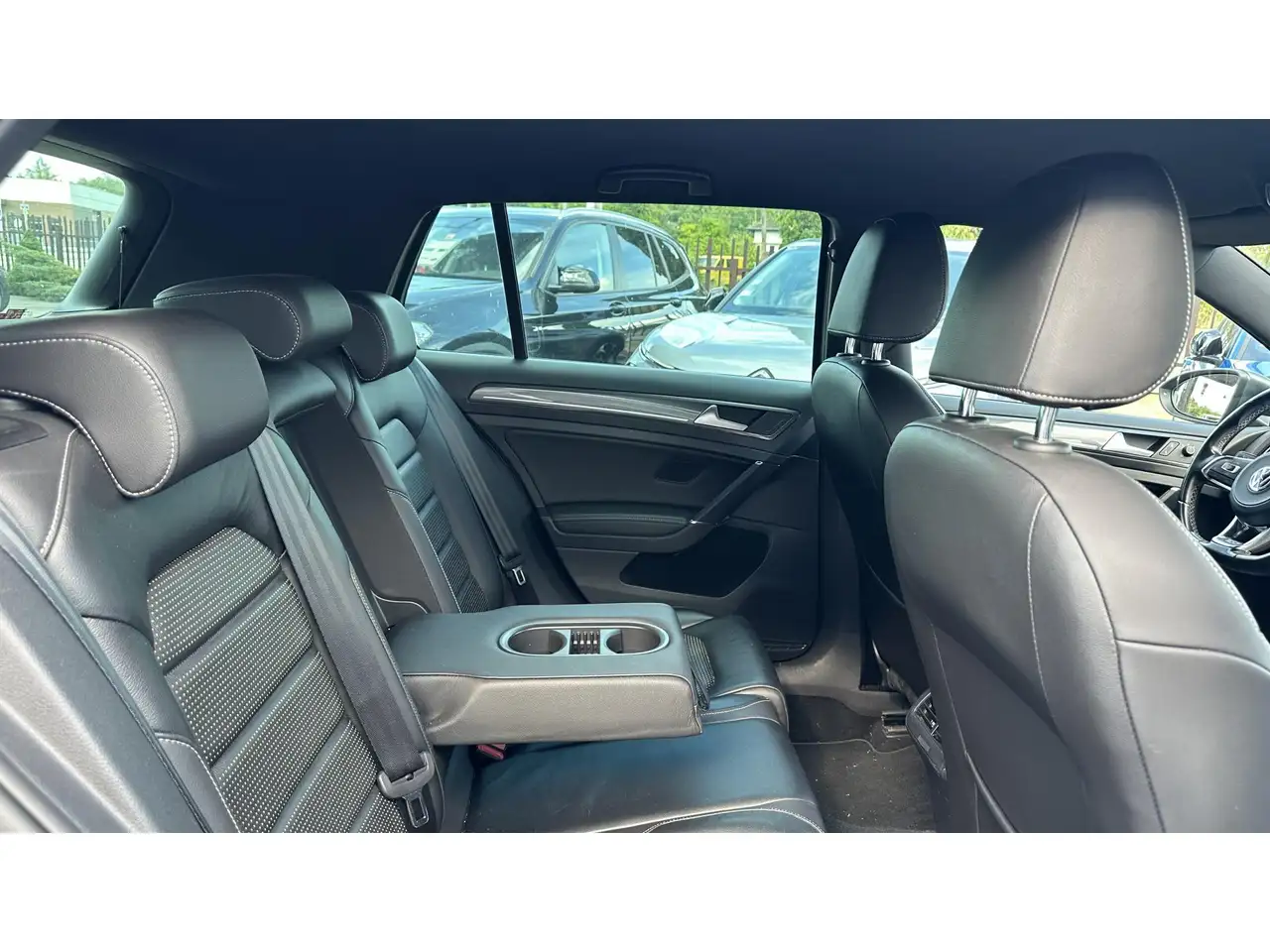 Volkswagen Golf Standard Model — photo 27