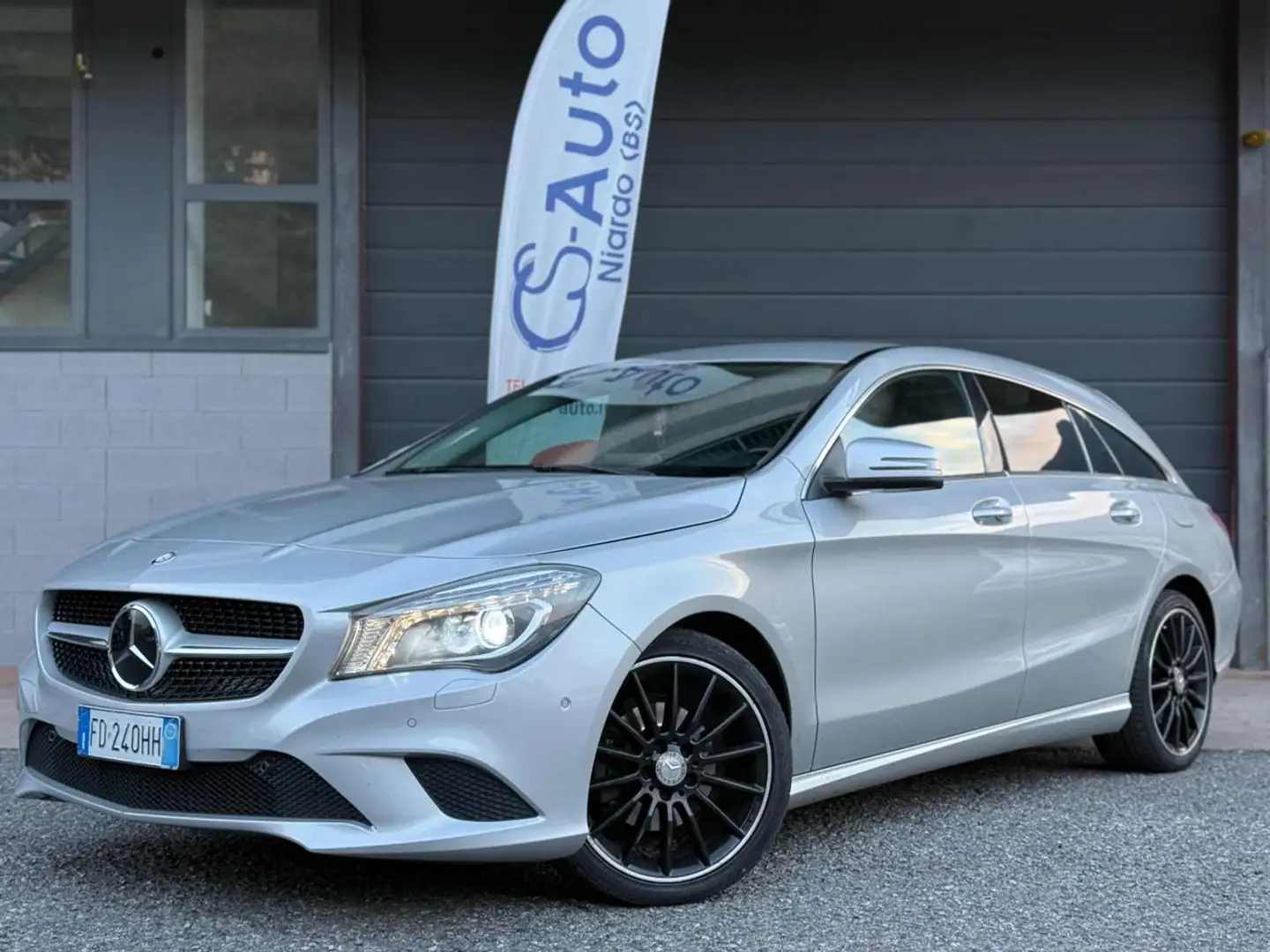 Mercedes-Benz CLA 200 d S.W. Sport Grigio - 1