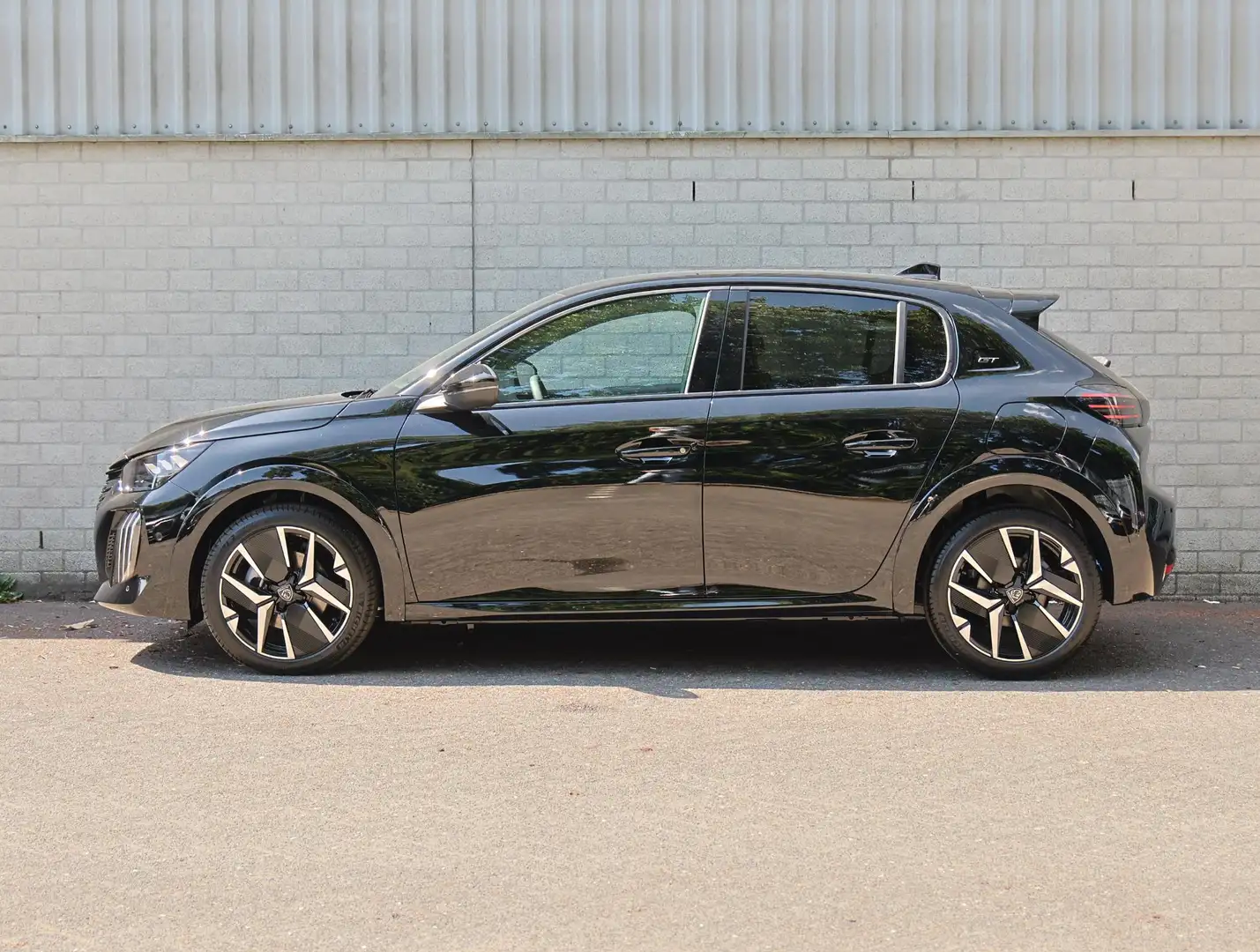 Peugeot 208 Hybrid 100 e-DCS6 GT | SNEL RIJDEN | VOORRAADVOORD Zwart - 2