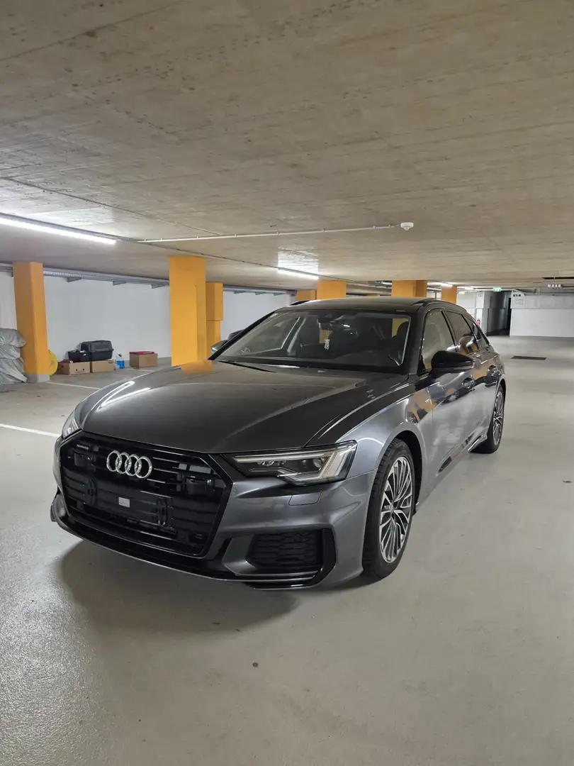 Audi A6 Avant 55 TFSI e, Panoramadach, quattro, S-line Grau - 1