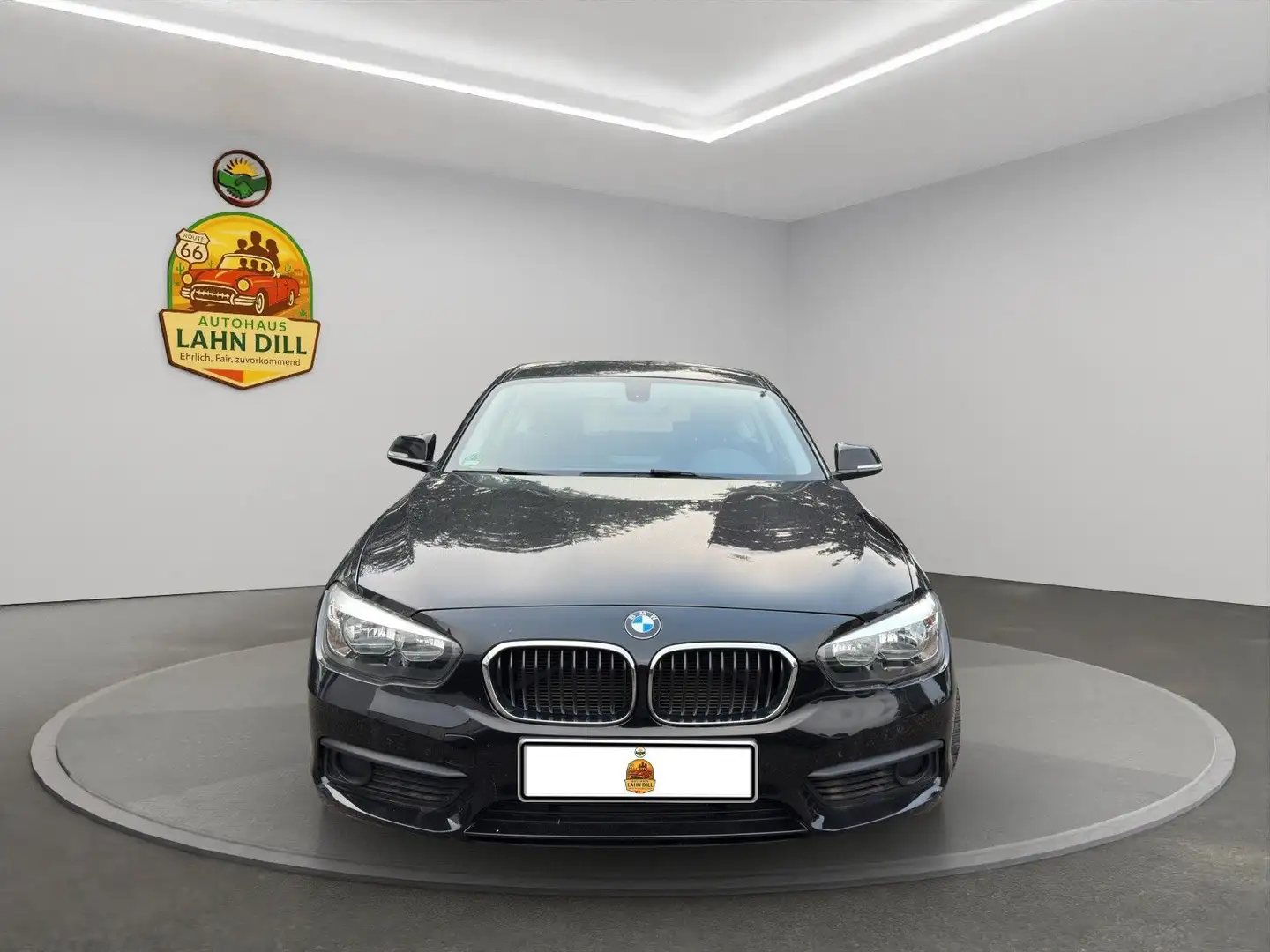 BMW 116 Baureihe 1 Lim. 3-trg. 116 i Schwarz - 1