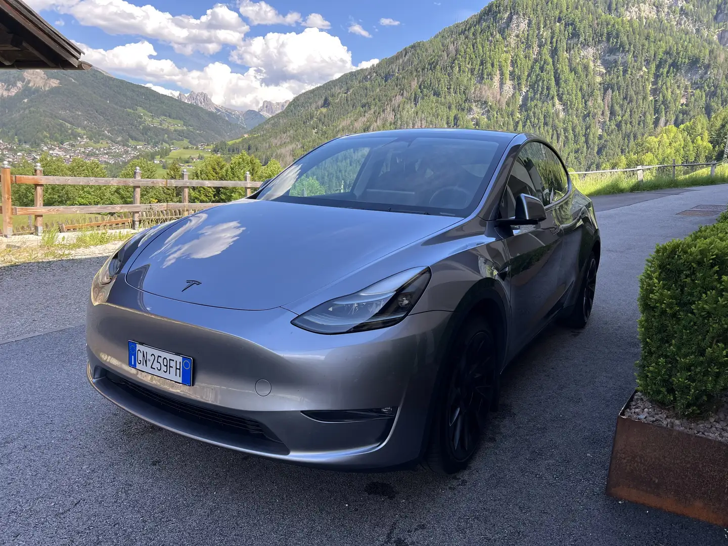 Tesla Model Y Long Range Dual Motor awd - 2