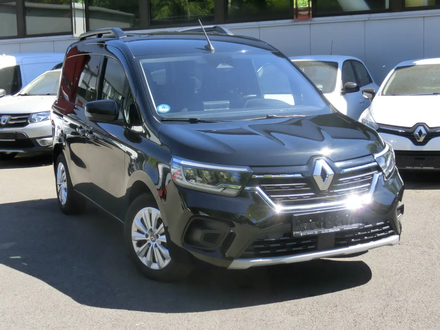 Renault Kangoo 1.3l Equilibre/Klima,Tel,Apple Car Play Navi,PDC Černá - 1