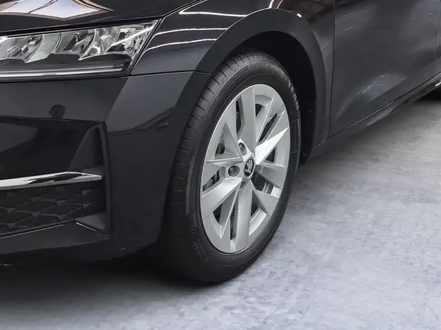 Skoda Octavia view 6