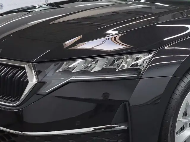 Skoda Octavia view 5