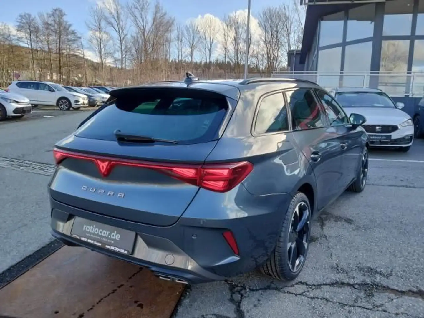 CUPRA Leon LEON SPORTSTOURER 1.5 TSI 5J. GAR.*AHK-VORB. SHZ Grau - 2