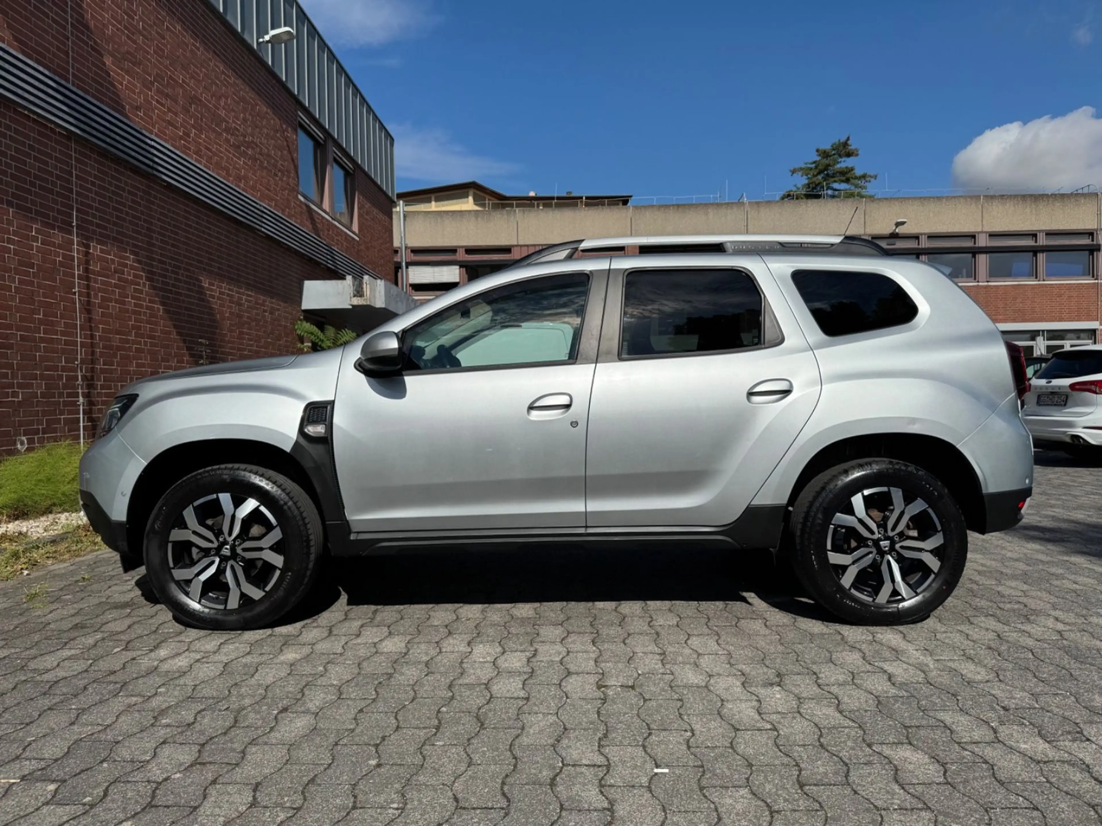 Dacia Duster II Prestige+ *360°*NAVI*SHZ*LPG*TEMPO* — photo 8