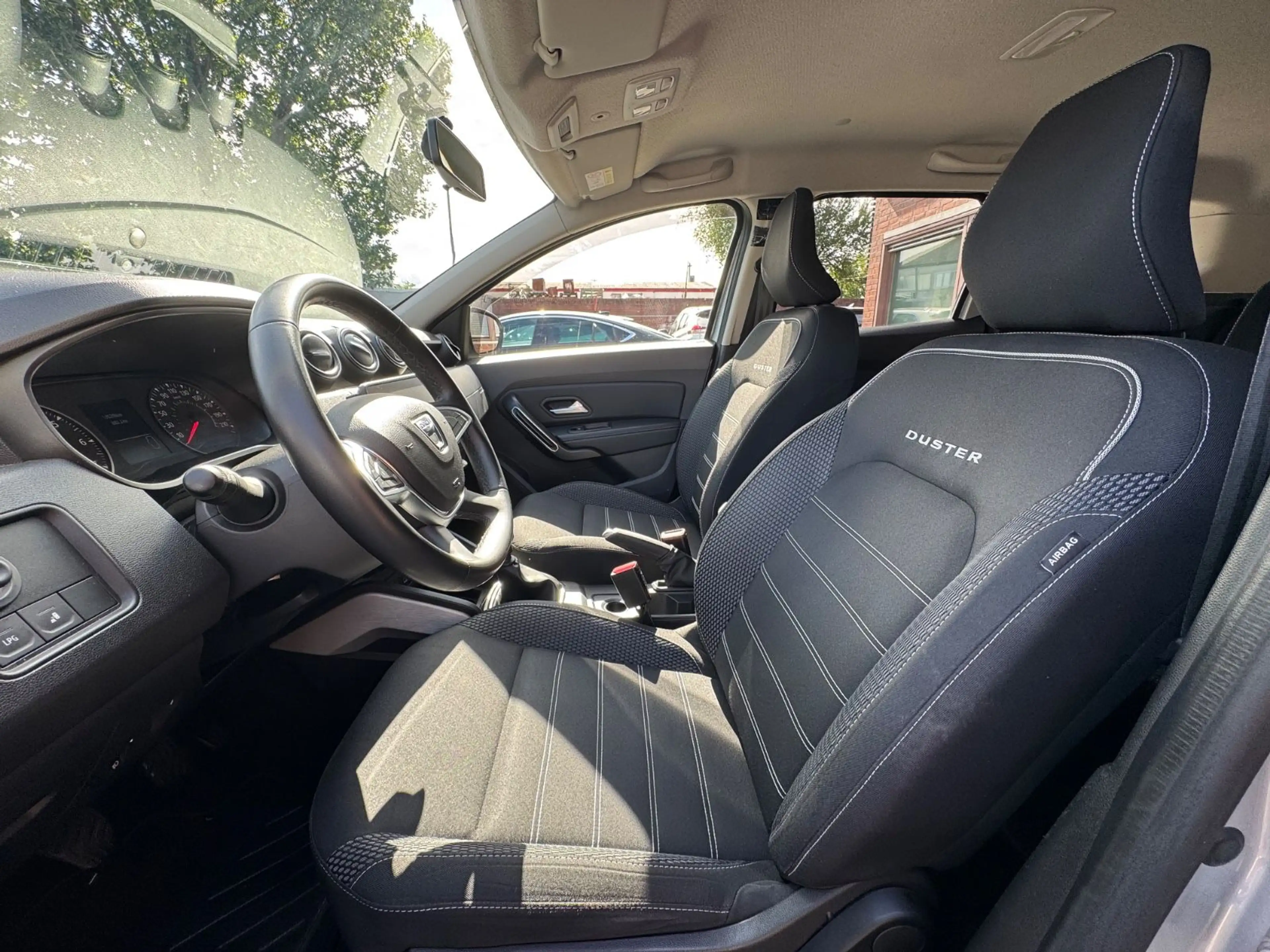 Dacia Duster II Prestige+ *360°*NAVI*SHZ*LPG*TEMPO* — photo 11