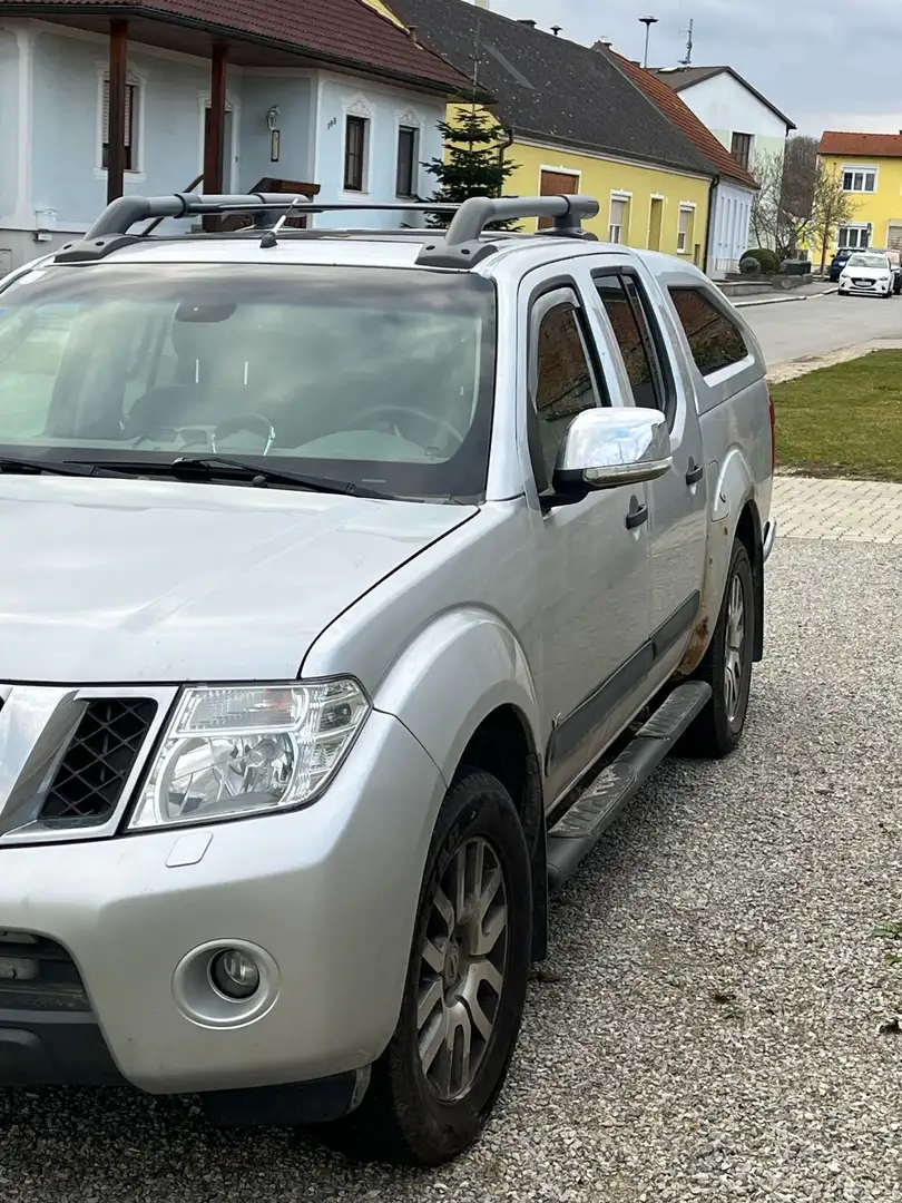 Nissan Navara 3.0L V6 - 1