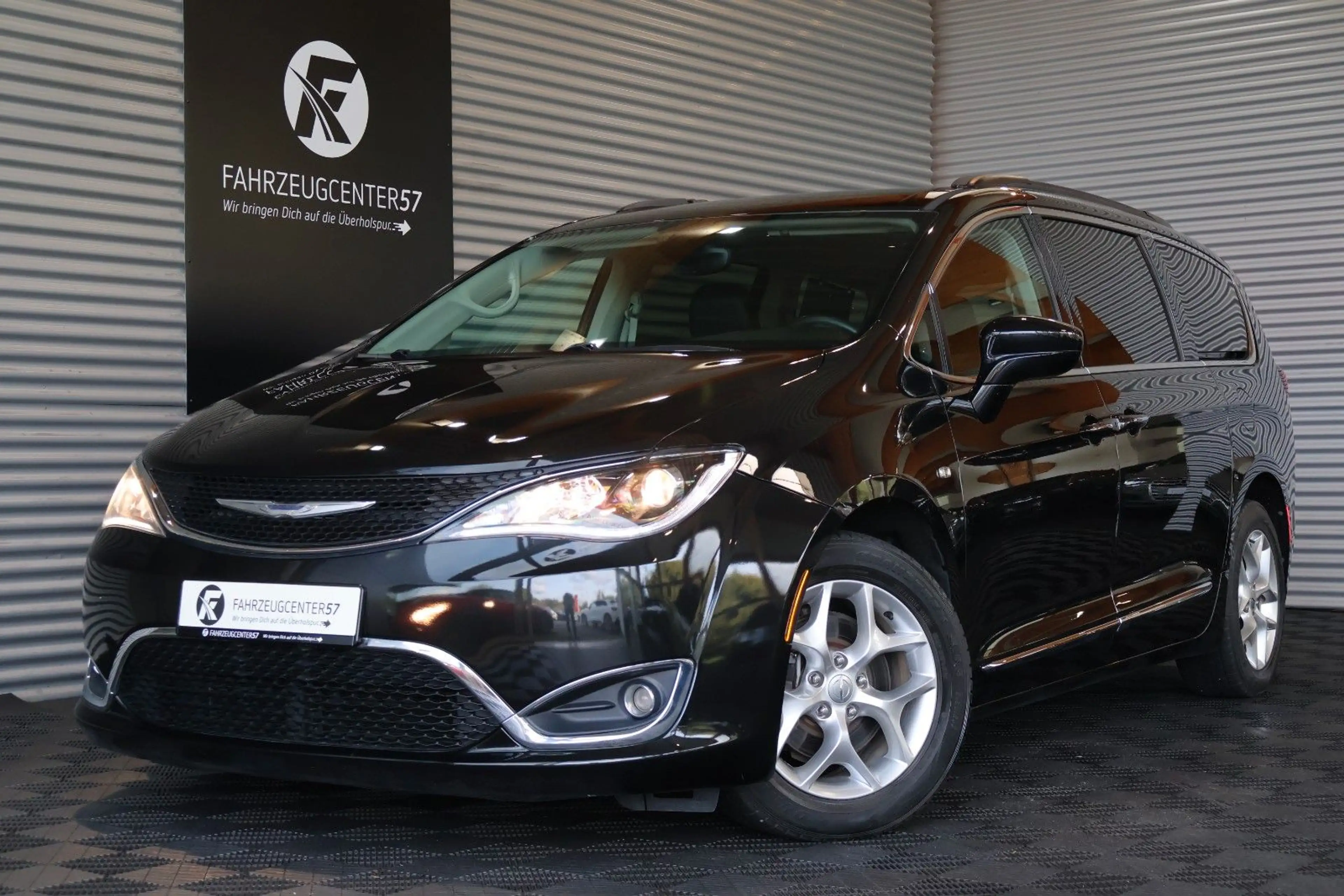 Chrysler Pacifica 3.6L V6/KAMERA/TOTW/PDC/7-SITZER