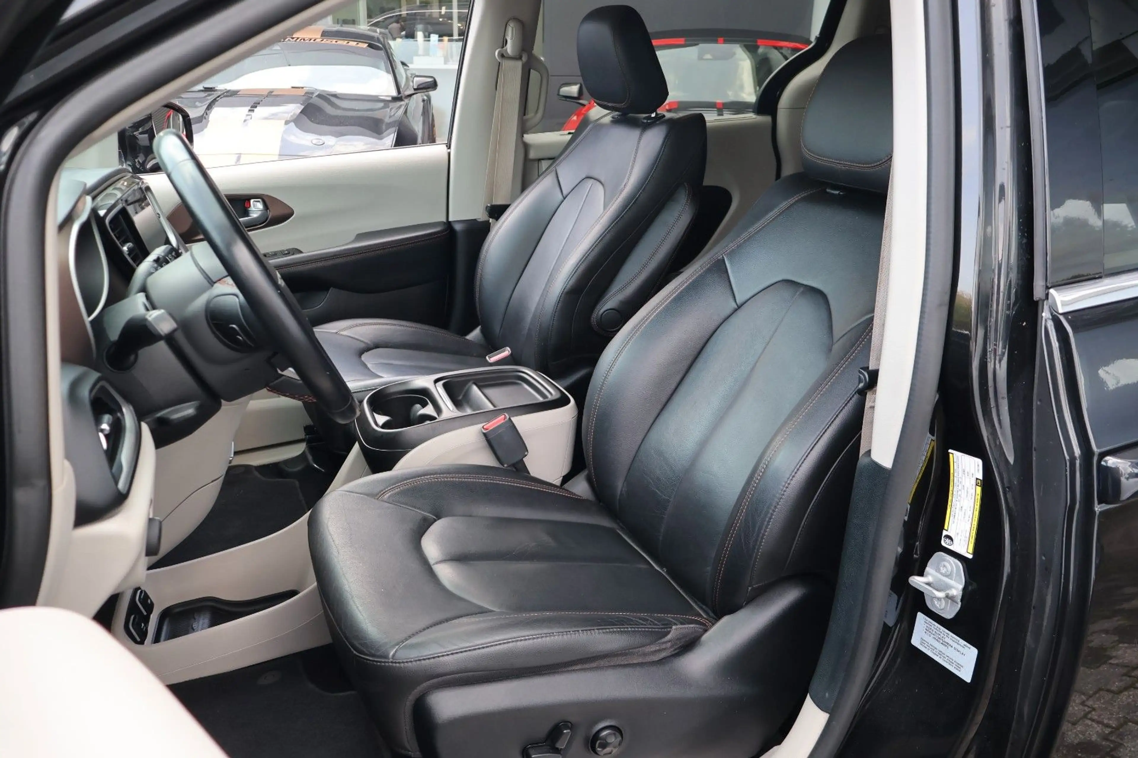 Chrysler Pacifica 3.6L V6/KAMERA/TOTW/PDC/7-SITZER — photo 11