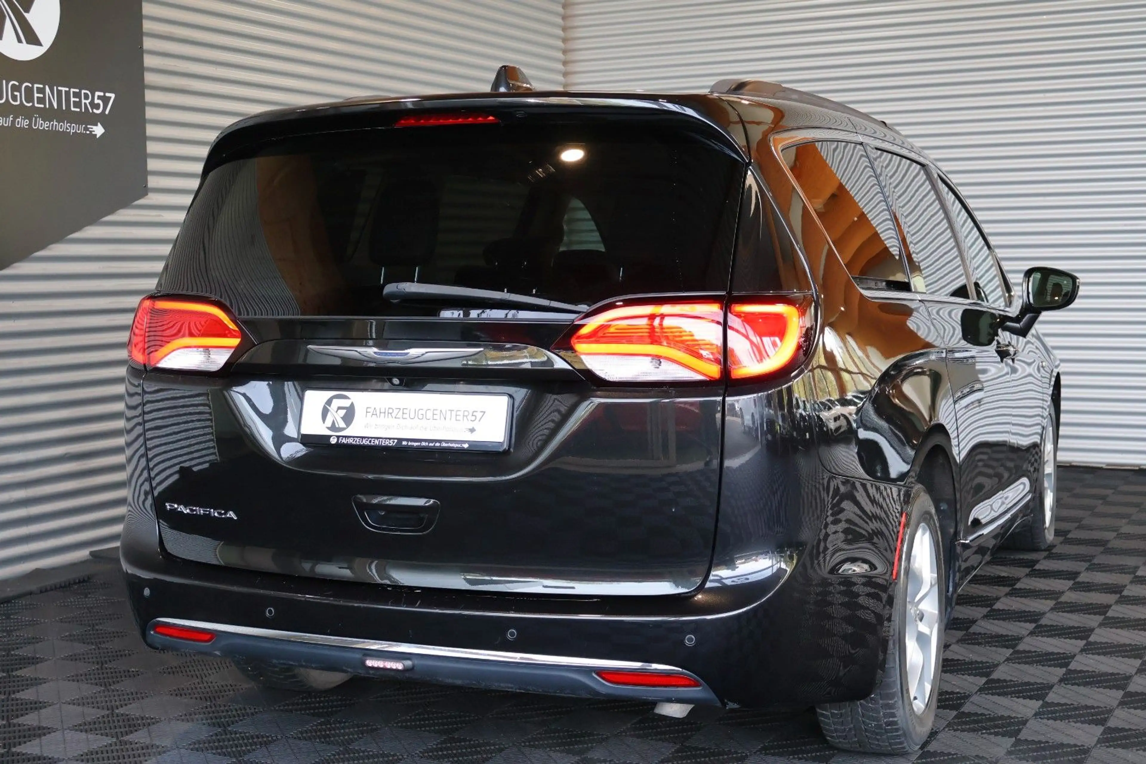 Chrysler Pacifica 3.6L V6/KAMERA/TOTW/PDC/7-SITZER — photo 8