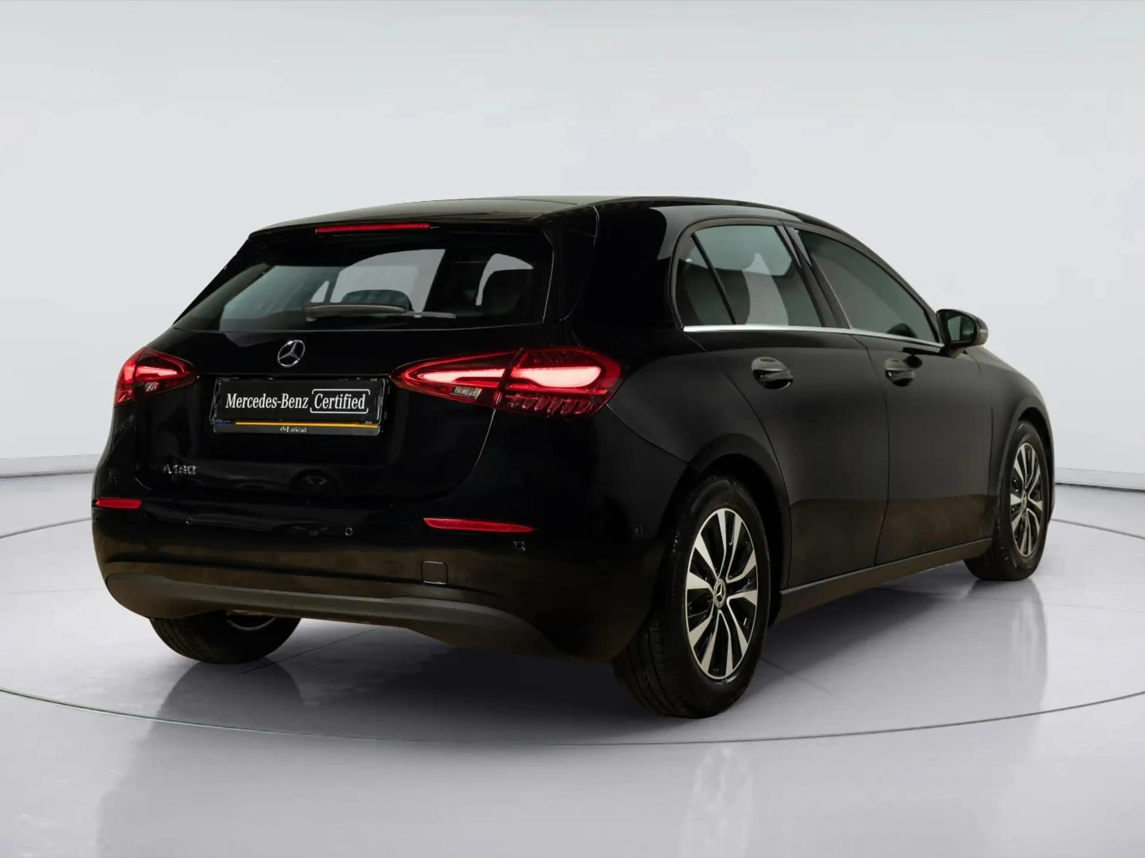 Mercedes-Benz A 180 Hatchback Star Edition — photo 2