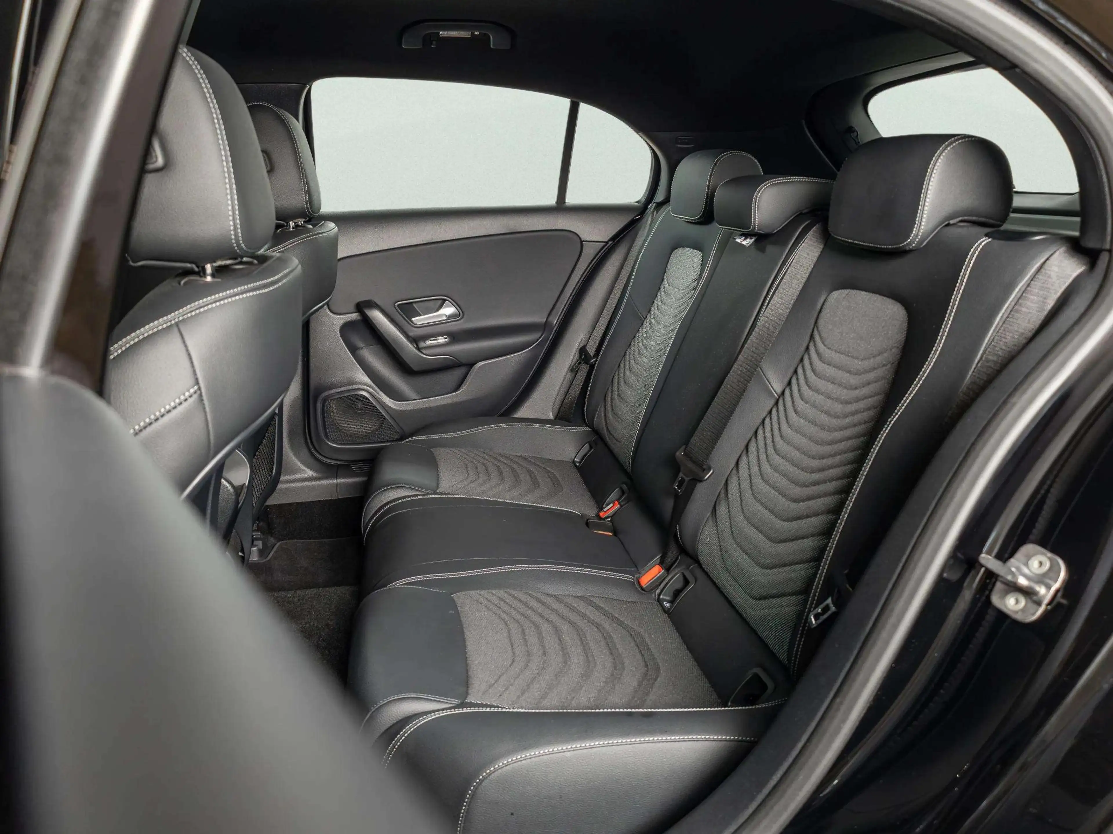 Mercedes-Benz A 180 Hatchback Star Edition — photo 11