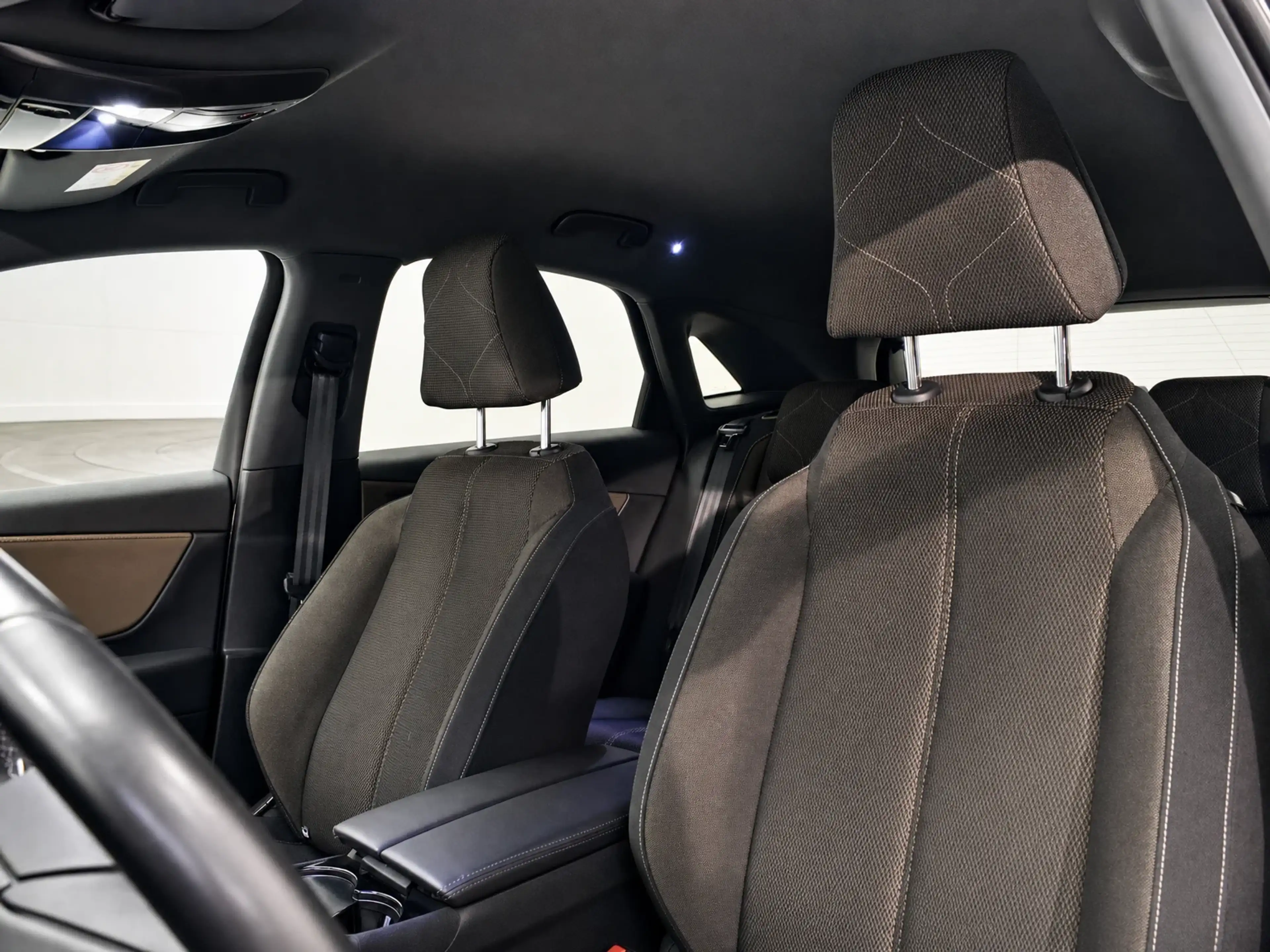 DS Automobiles DS 7 Crossback 1.6 PT 180 BASTILLE + AUTO Carplay, Camera, Leder — photo 12