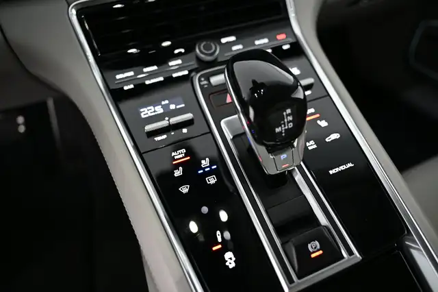 Porsche Panamera view 24
