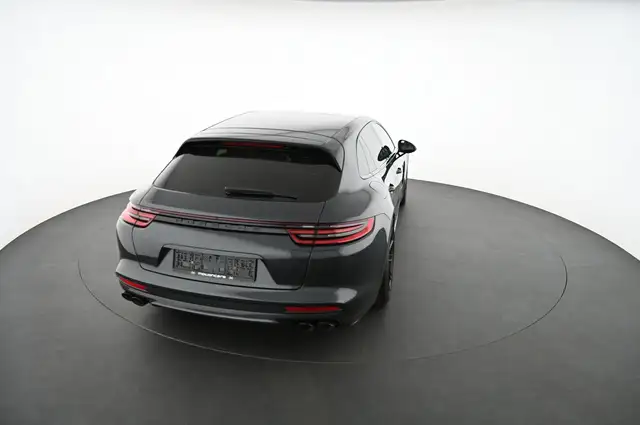 Porsche Panamera view 12