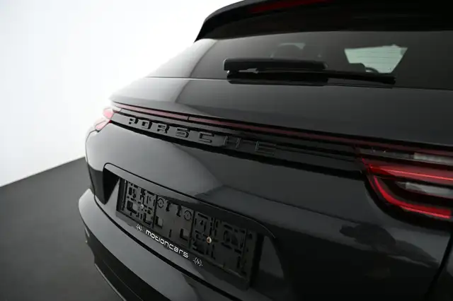 Porsche Panamera view 13