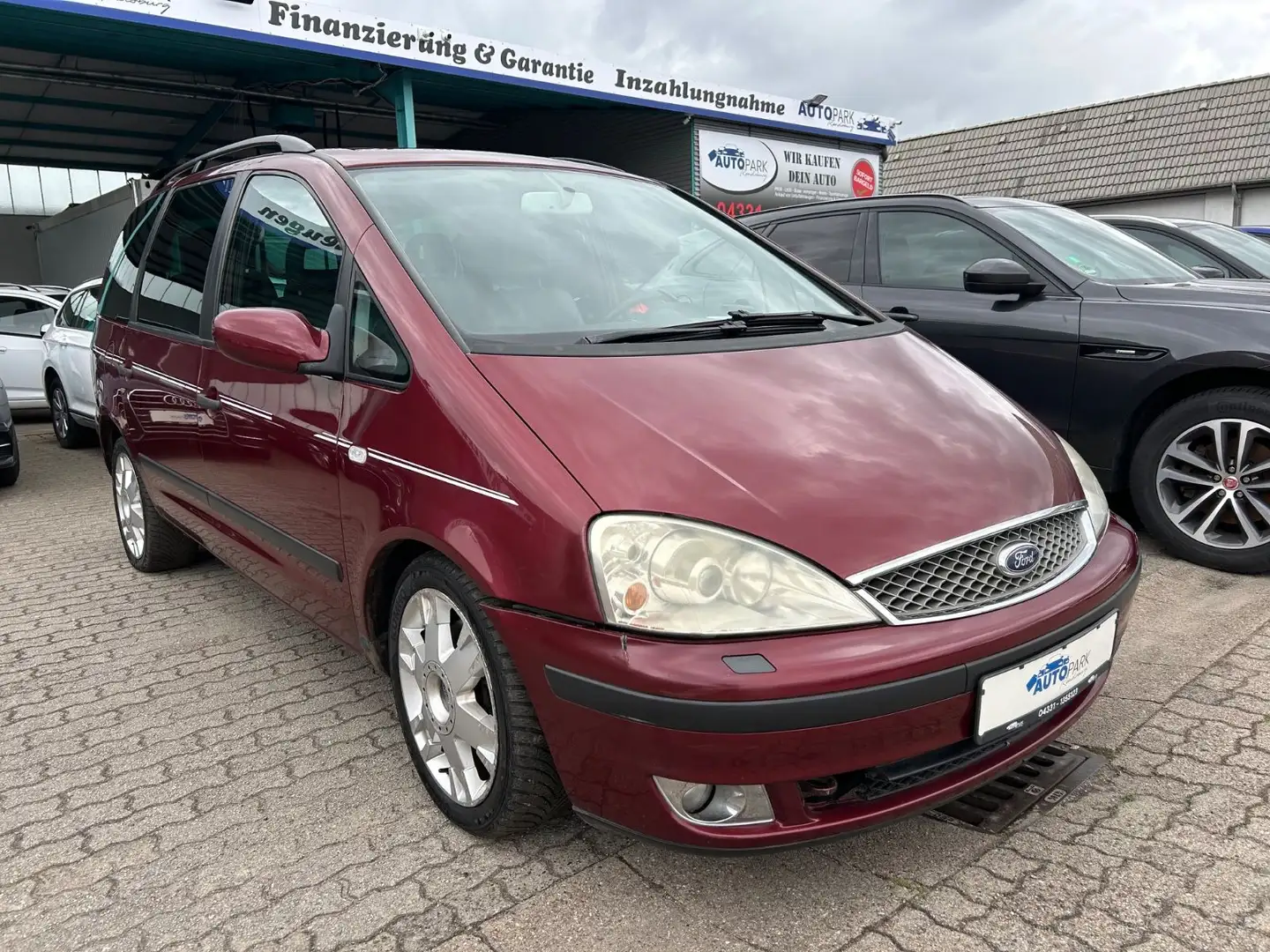 Ford Galaxy 2.8 Trend *Automatik * Rood - 2