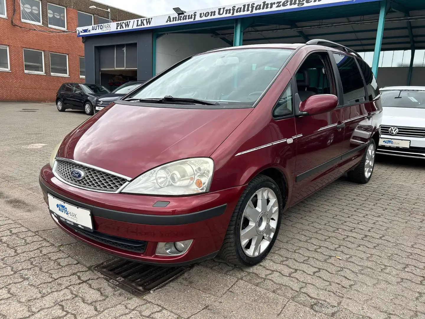 Ford Galaxy 2.8 Trend *Automatik * Rood - 1