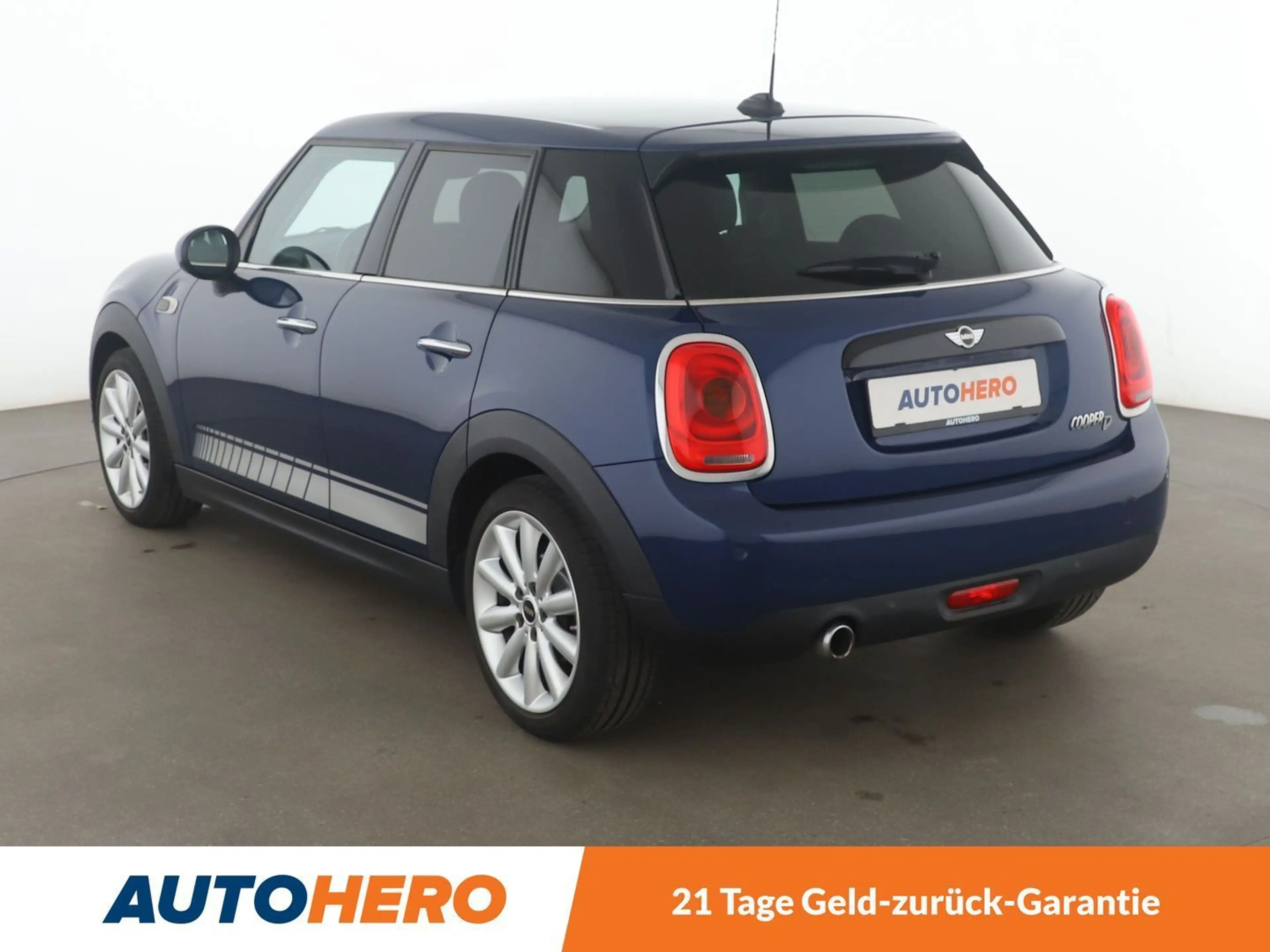 MINI Cooper D Cooper D*TEMPO*NAVI*PDC*SHZ*ALU* — photo 4