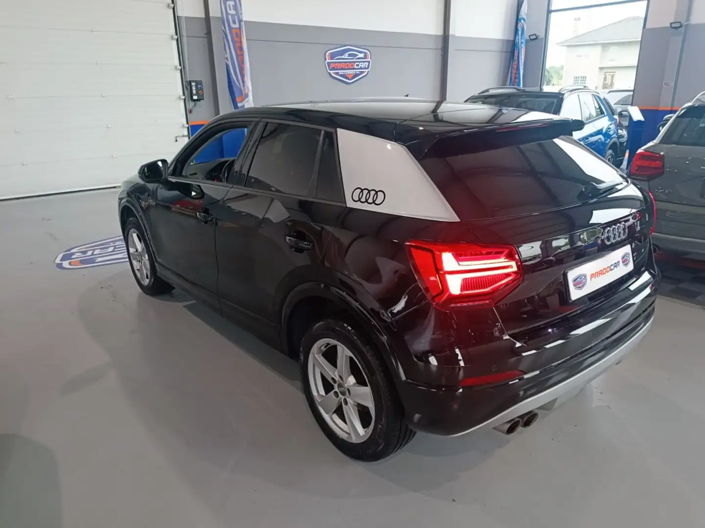 Audi Q2 1.4 TFSI COD Sport edition 110kW Schwarz - 2