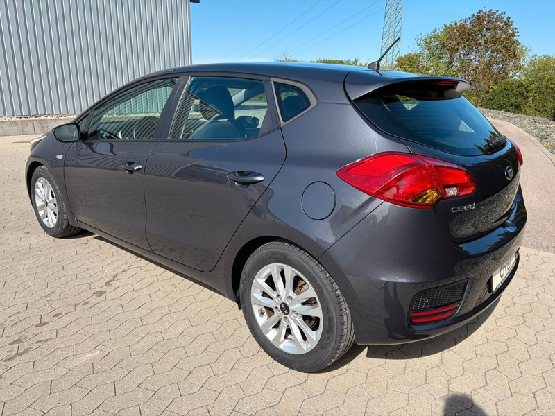 Kia Ceed / cee'd Ceed 1.4 ED7 *PDC*Sitzheizung*Bluetooth* — photo 7