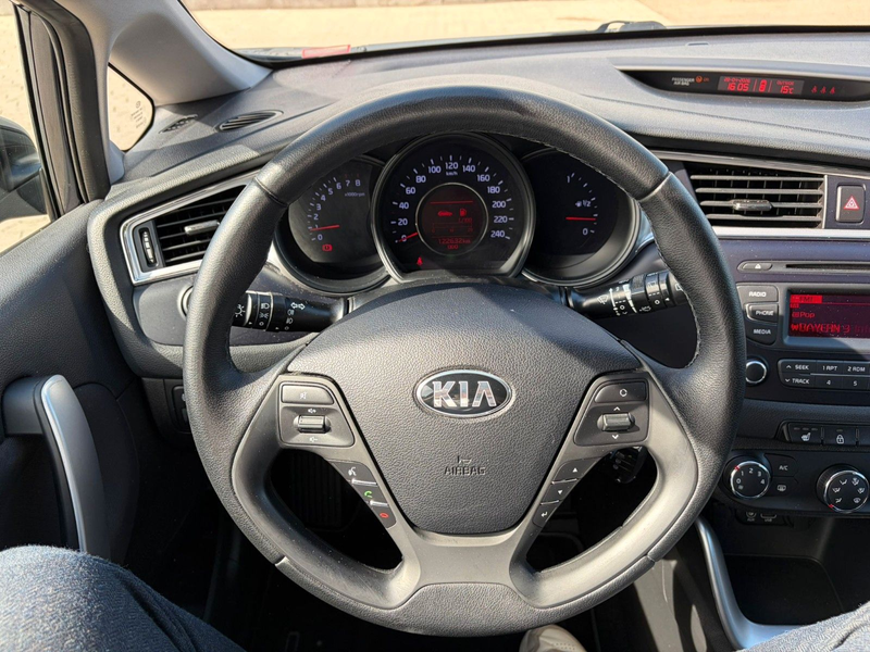 Kia Ceed / cee'd Ceed 1.4 ED7 *PDC*Sitzheizung*Bluetooth* — photo 13