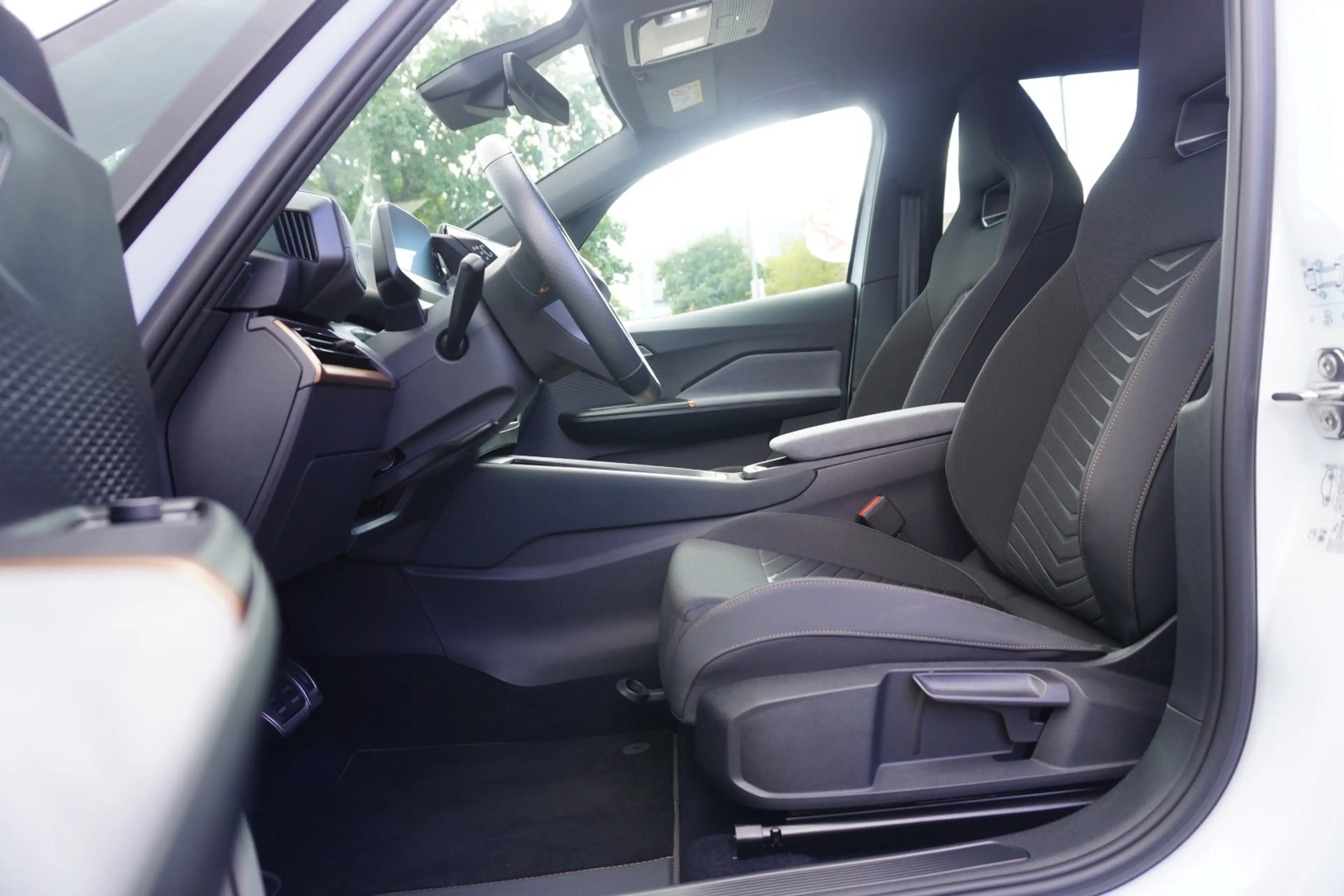 CUPRA Born 150 kW LED Navi ACC Kamera Sitzheizung PDC — photo 12