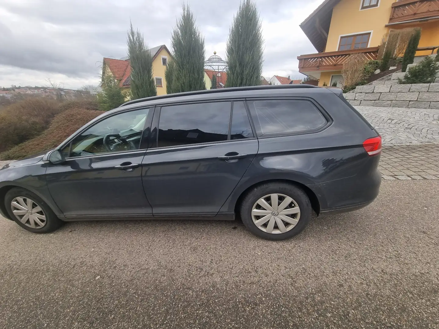 Volkswagen Passat Variant 2.0 TDI DSG (BlueMotion Technology) Trendline - 1