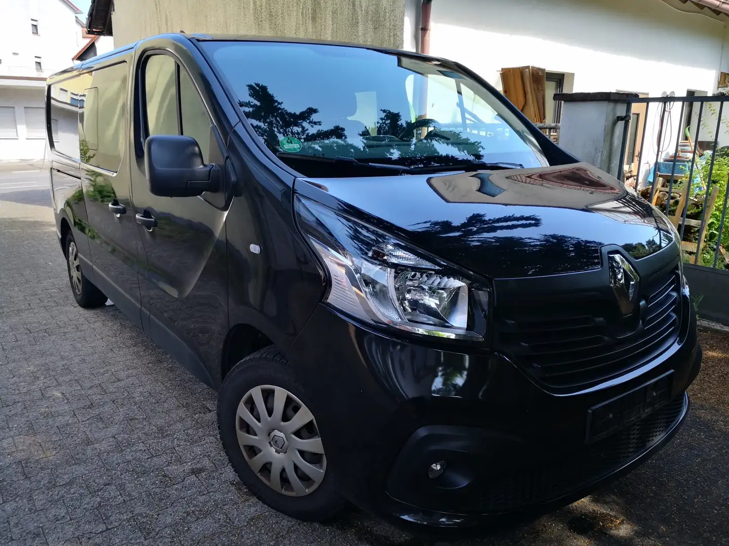 Renault Trafic Trafic ENERGY dCi 145 Combi Expresion MOTORSCHADEN Black - 2