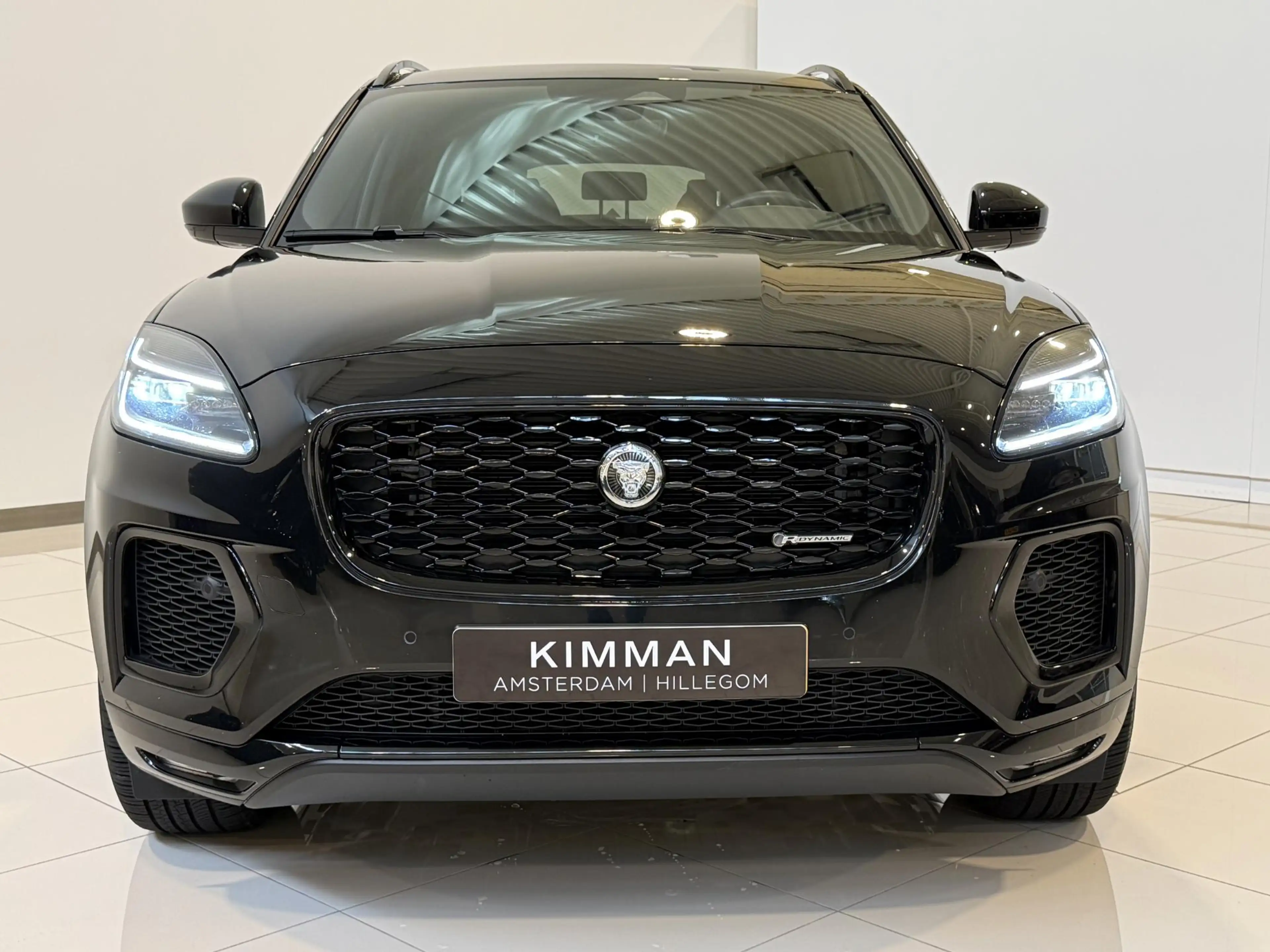 Jaguar E-Pace 1.5 P160 R-Dynamic S — photo 4