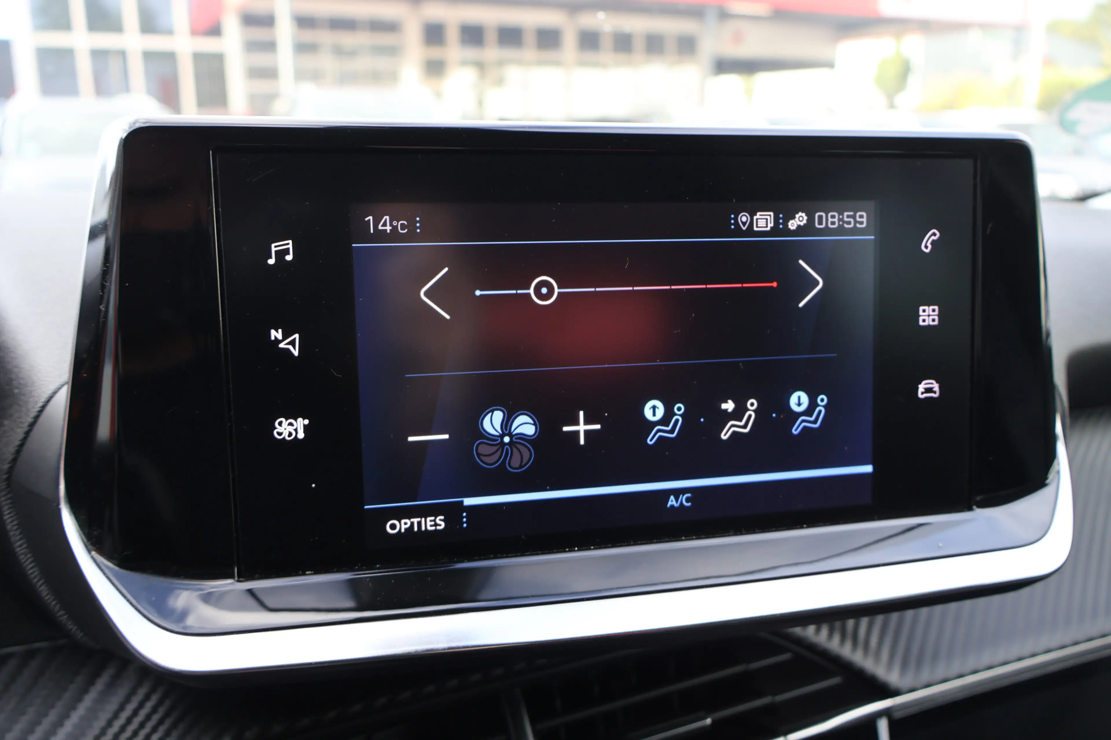 Peugeot 2008 1.2 PureTech Active — photo 10