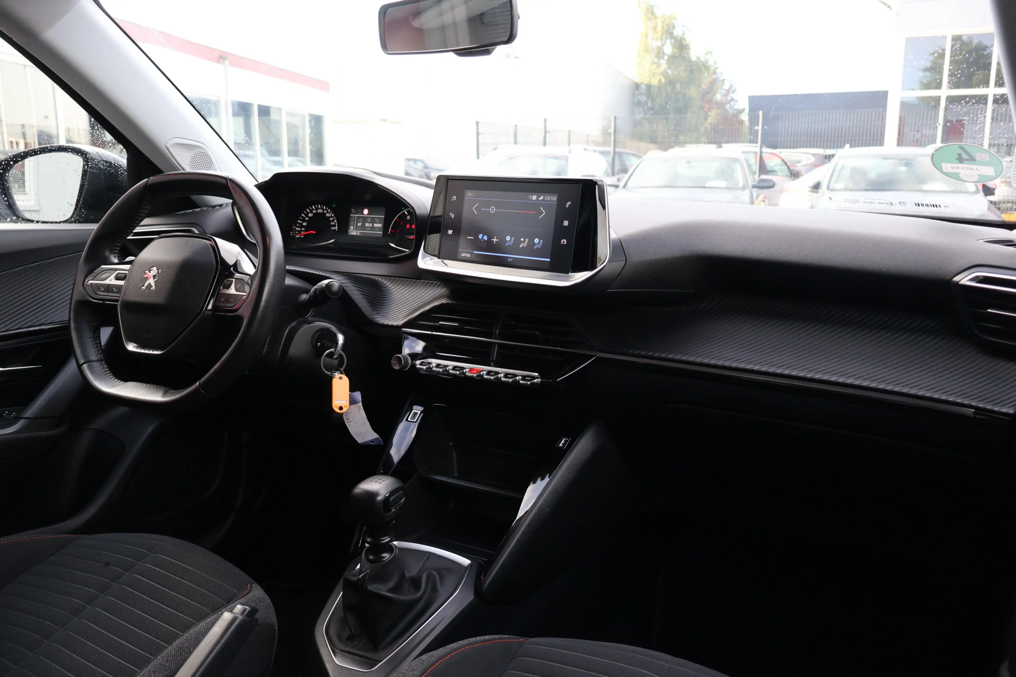 Peugeot 2008 1.2 PureTech Active — photo 7