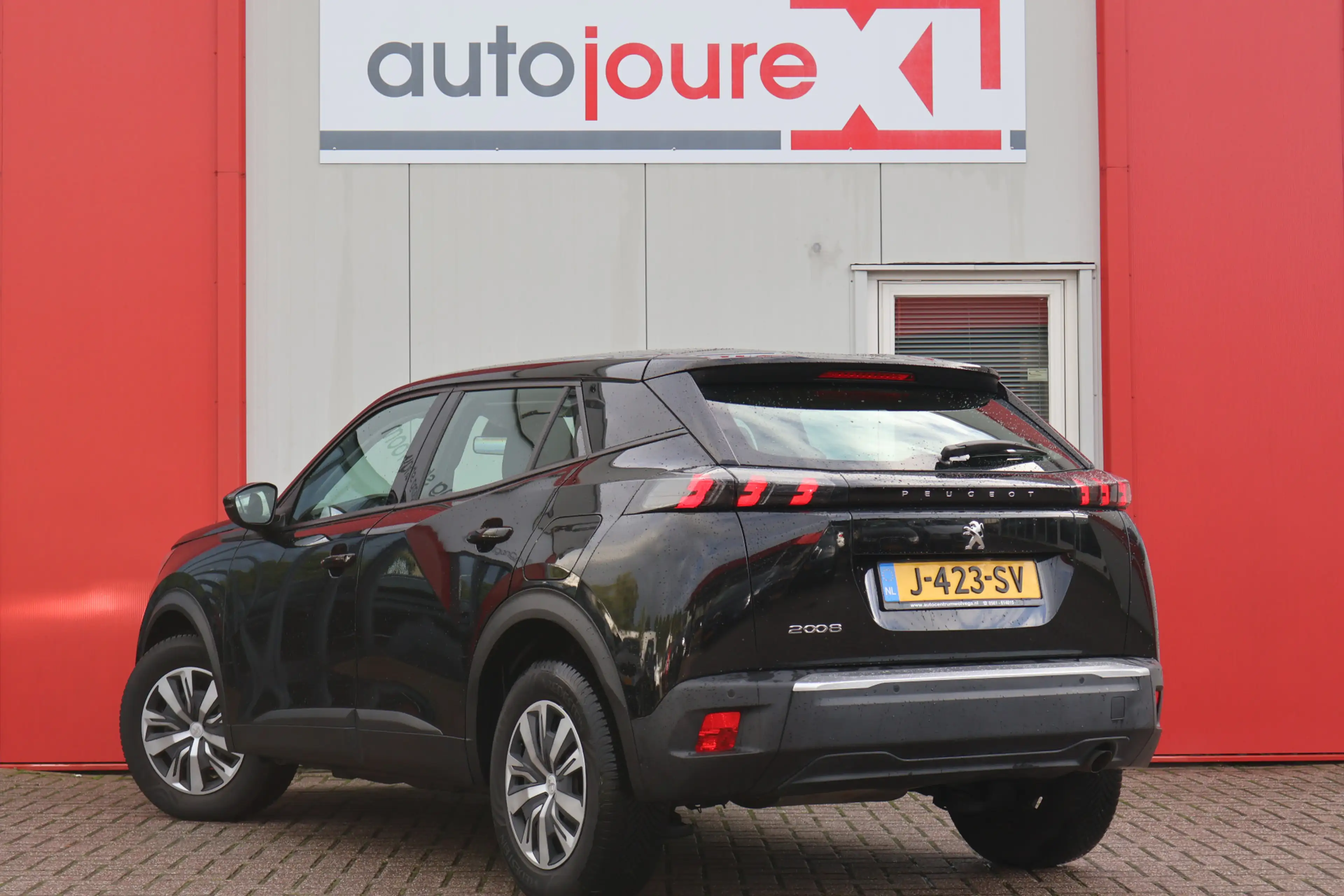 Peugeot 2008 1.2 PureTech Active — photo 4
