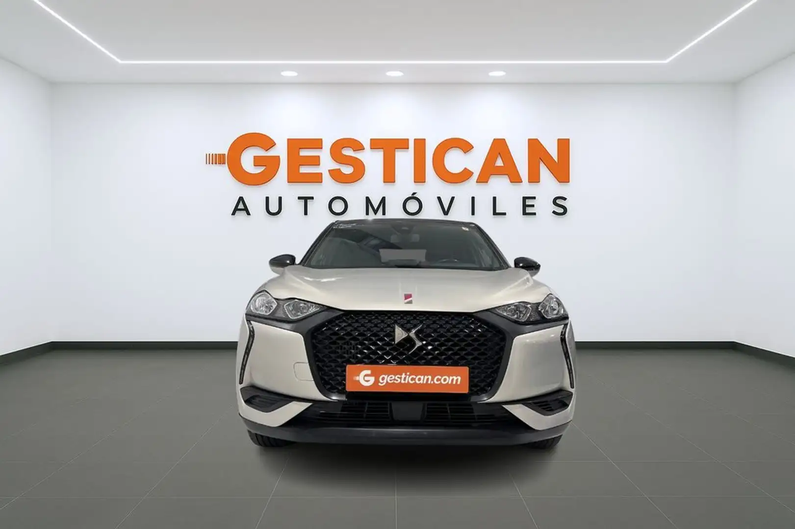 DS Automobiles DS 3 PureTech 96kW (130CV) PERFORMANCE LINE+ Gris - 2