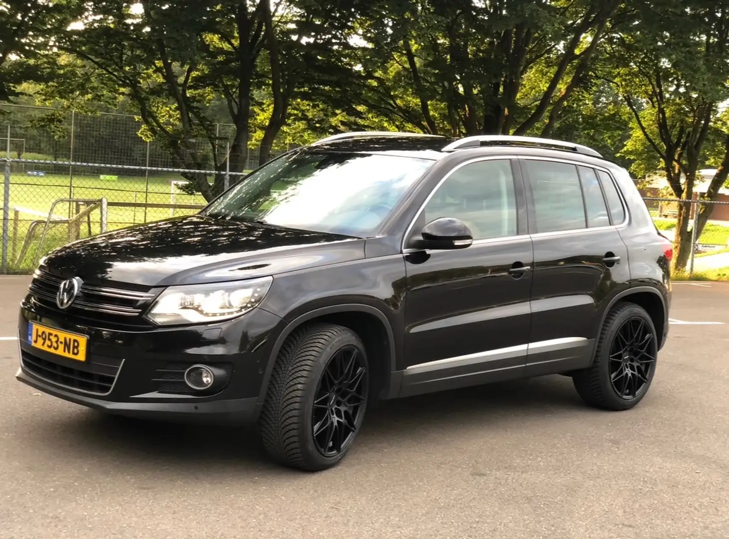 Volkswagen Tiguan Tiguan 2.0 TSI 4Motion Automaat Zwart - 1